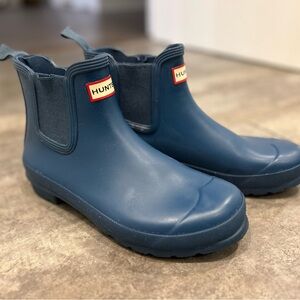 HUNTER Original Chelsea Rain Boots in Blue size 10